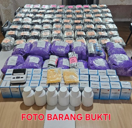 Foto: Barang Bukti Ribuan Obat Terlarang Yang Disita Polsek Benda. 