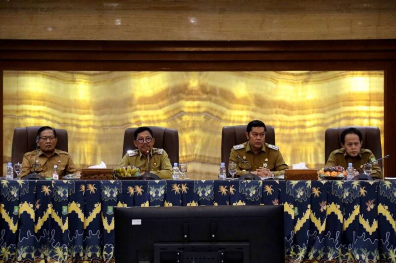 Foto: Wali Kota Tangerang, H. Sachrudin dan Wakil H. Maryono Hasan Saat Menghadiri Rapat Evaluasi Kewilayahan.