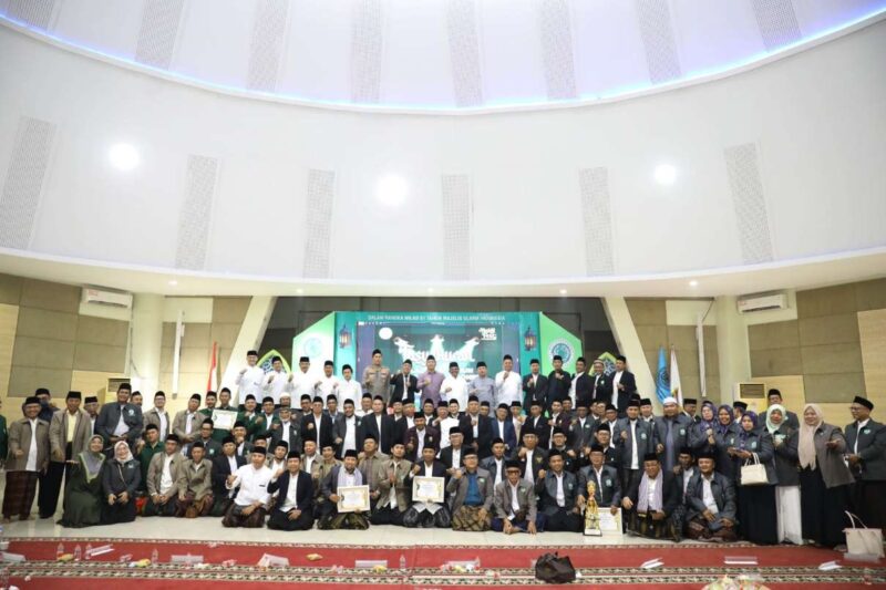 Foto: Usai Menutup Acara Halal Fest 2026, Wali Kota Tangerang, H. Sachrudin Berfoto Bersama. 