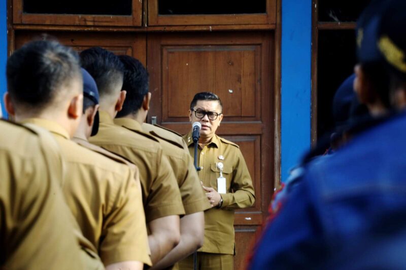 Foto: Wakil Walikota Tangerang H. Maryono saat memimpin Apel Siaga Dinas Perhubungan Kota Tangerang di Kantor Dishub, Neglasari, Selasa (28/7/2026).