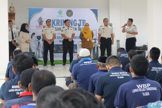 Foto: Penutupan Cek Kesehatan Gratis (CKG) dan Skrining Tuberkulosis (TB) bagi warga binaan di Lapas Kelas I Tangerang, Kamis (30/7).