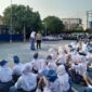 Foto: Kapolsek Batuceper, Kompol Gunawan Saat Menjadi Pembina Upacara di SMK YP Karya Bangsa. 