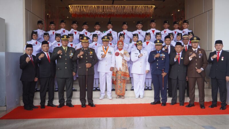 Foto: Kasdim 0510/Tigaraksa, Mayor Windra Sanur Berfoto Bersama Jajaran Forkopimda Usai Upacara HUT RI ke-81