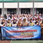 Foto: Polwan Polres Metro Tangerang Kota Berfoto Bersama Saat Sambangi SMAN 11 Kota Tangerang.
