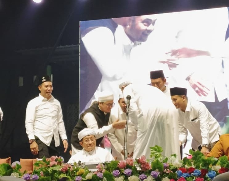 Ketua BPC HIPMI Kabupaten Tangerang, M. Agus Mulyana Saat Menghadiri Acara Maulid Nabi di Ponpes Assalam Kemiri. 