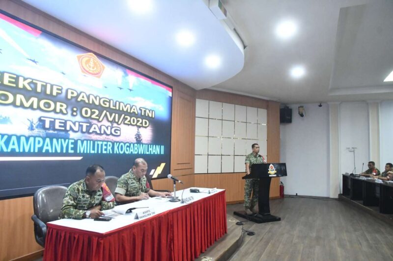 Panglima Komando Gabungan Wilayah Pertahanan II (Pangkogabwilhan II), Marsekal Madya TNI Muzafar, S.Sos., M.M.,saat menjadi narasumber dalam Latihan Posko Operasi Militer Perang (OMP) “KRIDA YUDHA” Pendidikan Reguler (Dikreg) LVI Sesko TNI Tahun Anggaran 2026.