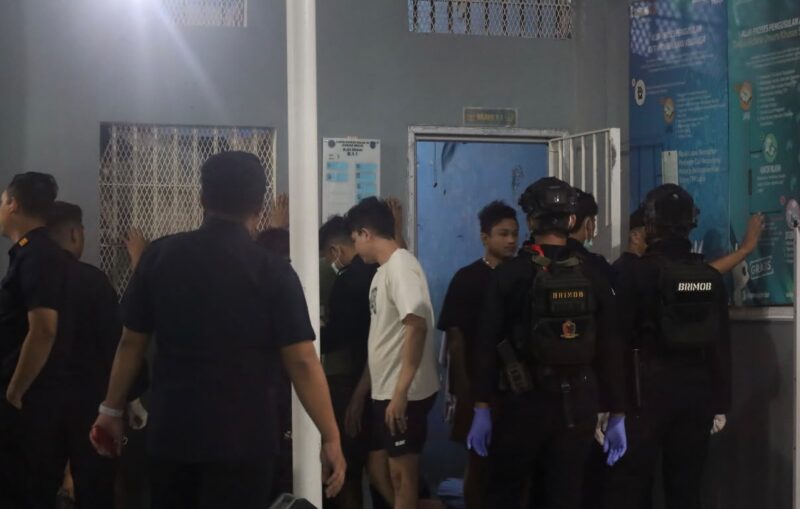 Lapas Kelas IIA Gunung Sindur Bogor Saat Gelar Razia Gabungan Bersama Penegak Hukum. 