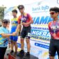 Wali Kota Tangerang, H.Sachrudin Saat Menyerahkan Medali Kepada Para Jura Kejurnas TOS Marathon 2026.