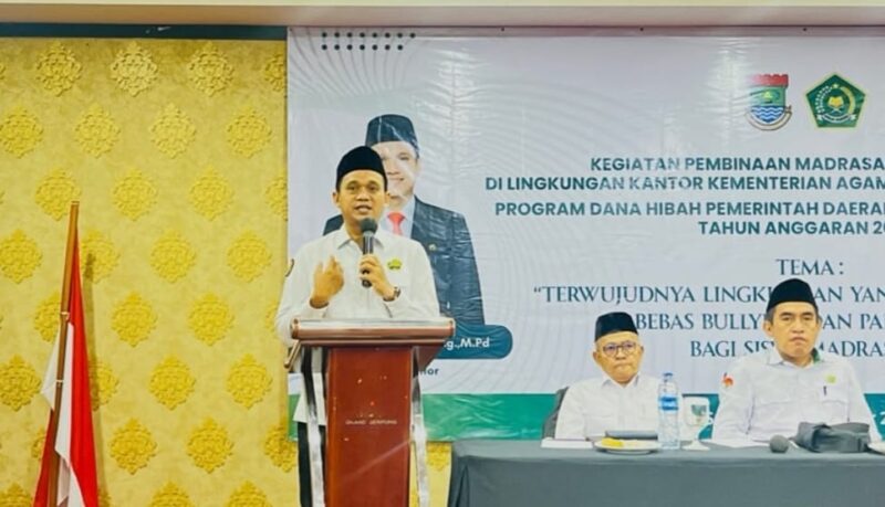 Kamenag Kabupaten Tangerang H. Akhmad Jubaedi, S.Ag., M.Pd. Saat Menyampaikan Sambutan. 