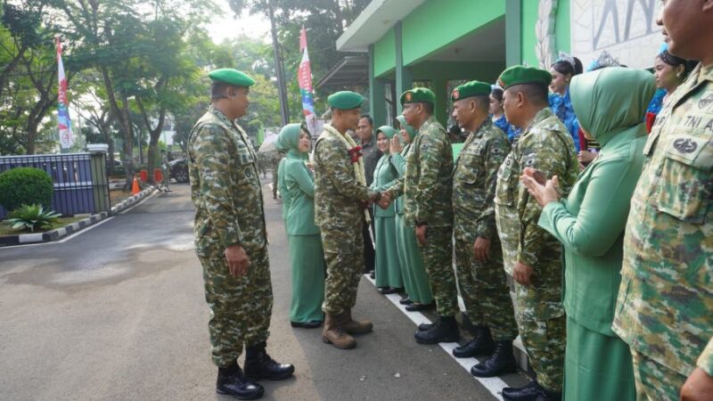 Komandan Kodim 0510/Tigaraksa yang baru, Letkol Inf Yudha Fuady Putra, S.Kom., M.I.P. Saat Disambut Tradisional Korps di Makodim 0510 Tigaraksa. 