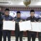 Usai Sepakati Perubahan APBD 2026, Wali Kota Tangerang, Wakil Wali Kota Tangerang Bersama Wakil DPRD Kota Tangerang, Andri S. Permana dan Turidi Berfoto Bersama.