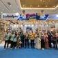 Kepala Dinas Kebudayaan dan Pariwisata Kota Tangerang, Boyke Urif Hermawan Berfoto Bersama Jajaran Saat Dilokasi Pameran Kerajinan Berskala Internasional INACRAF Vol. 5 tahun 2026.