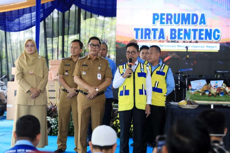 Walikota Tangerang, H. Sachrudin bersama Wakil Walikota Tangerang, H. Maryono Hasan Saat Menghadiri Milad Perum TB. 