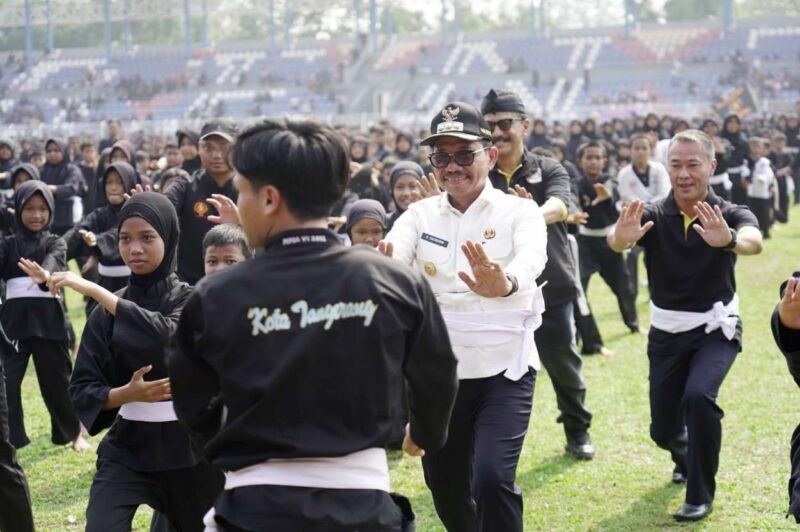 Wali Kota Tangerang, H. Sachrudin Saat Berada di Tengah-tengah 5000 Atlet Silat Tingkat Pelajar di Stadion Benteng Reborn.