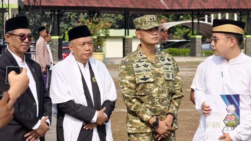 Dandim 0510/Tigaraksa Letkol Inf. Yudha Fuady Putra, S.Kom., M.I.P., saat menghadiri Upacara Peringatan Hari Santri Nasional Tingkat Kabupaten Tangerang Tahun 2026.
