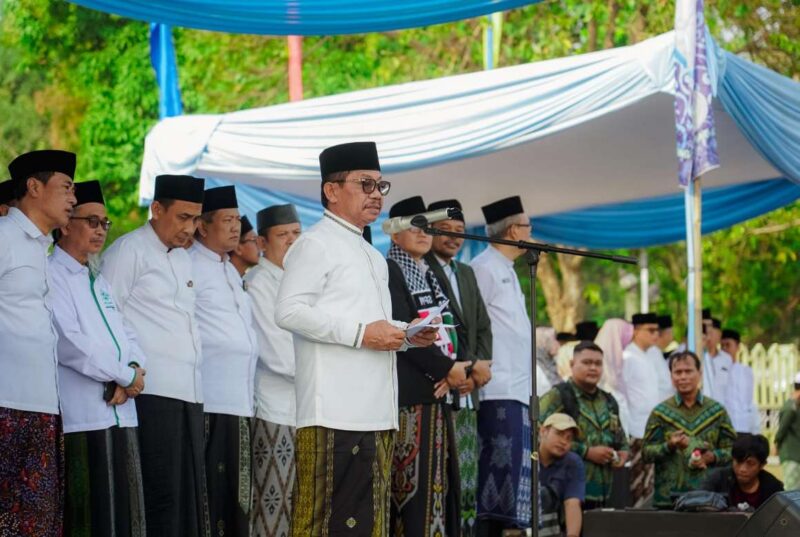 Walikota Tangerang, H. Sachrudin Saat Memberikan Wejangan Kepada Ribuan Santri di Taman Elektrik. 