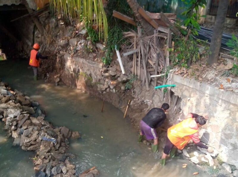 Lokasi Proyek Turap di jalan Maulana Hasanuddin, RT 04 RW 02, kelurahan Cipondoh Makmur, Kecamatan Cipondoh. 