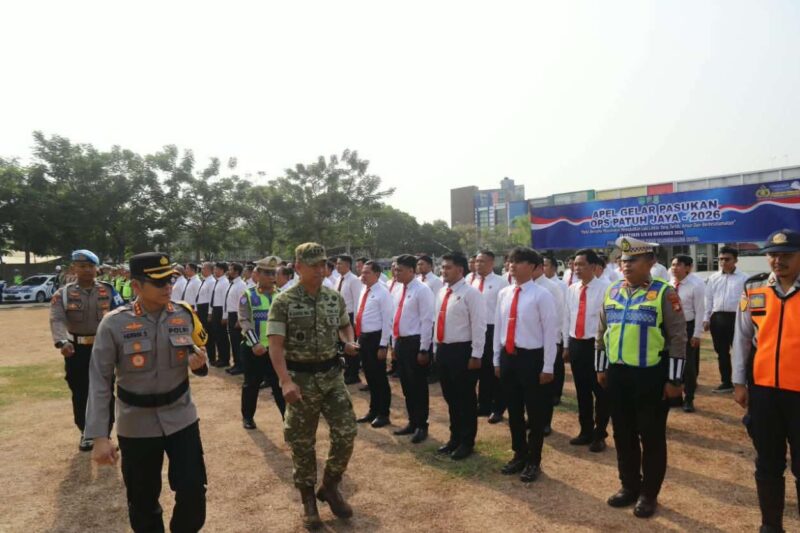 Kapolres Metro Tangerang Kota, Kombes Pol Herbin Sianipar Saat Melaksanakan Pengecekan Kesiapan Pasukan Operasi Patuh Jaya 2026.