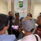 Kapolsek Kelapa Dua, AKP Rokhmatullah Didampingi Kanit Reskrim IPTU Adityo Wijanarko Saat Memberikan Keterangan Pers. 